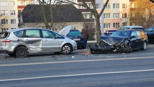 Puławy: Zderzenie samochodów na ul. Piaskowej