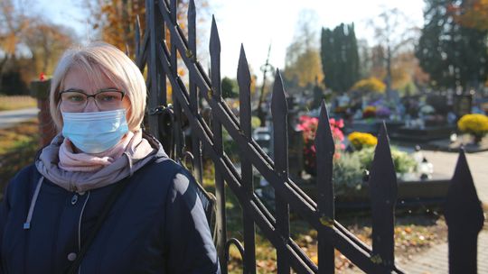 Puste groby, zamknięte cmentarze. Takiego Wszystkich Świętych nigdy nie było