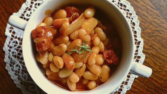 Pyszności z pozostałości. Jak zagospodarować to co zostało po świętach? [przepisy]