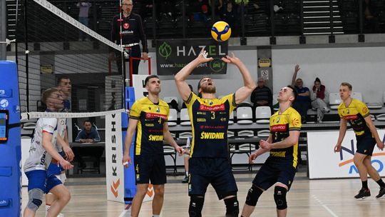 PZL Leonardo Avia Świdnik przegrała z Mickiewiczem Kluczbork, ale zagra w play-off