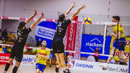 PZL Leonardo Avia Świdnik wygrywa w hicie kolejki