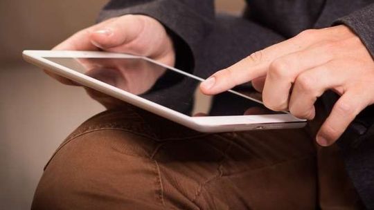 Rada Miasta w internecie, głosowanie na tablecie. Będzie komputerowy system obrad?