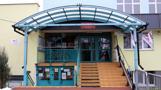 Rada podzielona w sprawie skargi na dyrektorkę. "Pan Bóg czuwa nad szkołami"