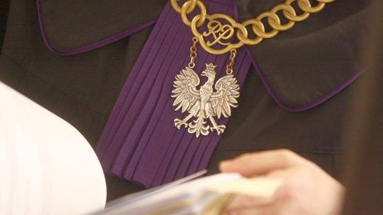 Radca prawny stanął przed sądem. Chciał skorumpować komornika