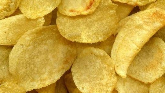 Radna: Dzieci nie mogły wnieść swoich chipsów na stadion. MOSiR: Względy bezpieczeństwa