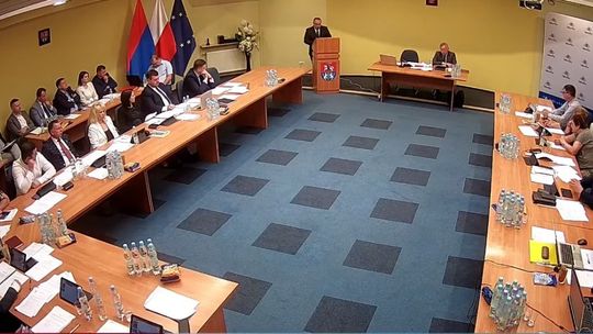 Radni chcą sobie dać podwyżkę. "Najpierw trzeba coś zrobić dla ludzi"