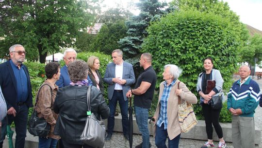 Radni i lokatorzy "czynszówek" już się cieszą. Ale miejska spółka studzi emocje