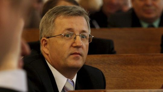Radni nie chcą występować na tle kaloryfera