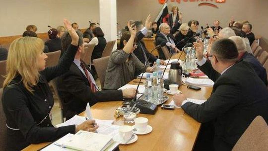 Radni nie stracą części diet. Ale burmistrz nie daje za wygraną