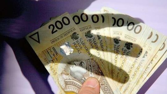 Radni obniżyli sobie wynagrodzenie, bo budżet powiatu może runąć