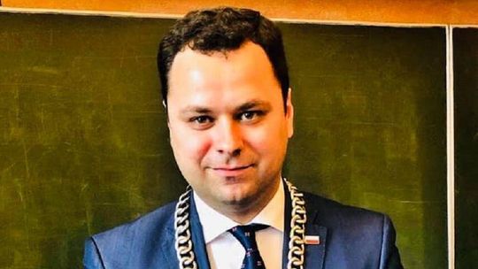 Radni PiS chcą odwołać wiceprzewodniczącego rady powiatu bialskiego. Poszło o wpisy na Facebooku 