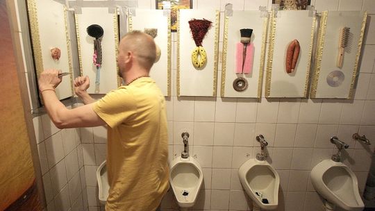 Radni PiS oburzeni \"waginami\" i \"wzgórkami łonowymi\"