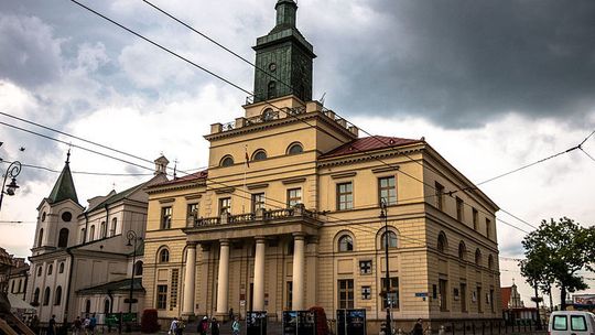 Radni PiS proszą o tablicę pamiątkową w ścianie Ratusza