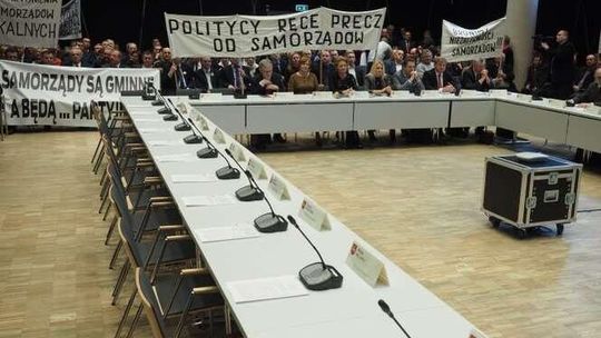 Radni PiS zbojkotowali sesję sejmiku wojwództwa. "Nie damy się sprowokować"