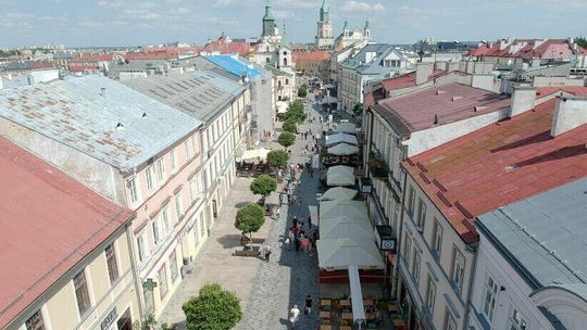 Radny chce słupków na Starym Mieście i deptaku. Ratusz odpowiada: nie teraz