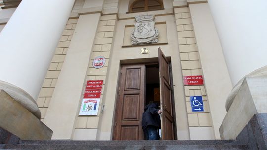 Radny PiS: Urzędników miało być mniej