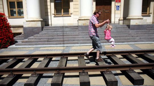 Radny Ryba nie chce torów kolejowych przed Ratuszem