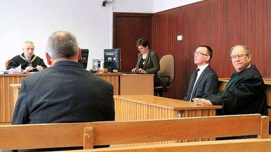 Radny wypił, pojechał i rozbił auto. Usłyszał wyrok, może mieć powody do zadowolenia