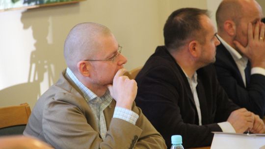 Radny z PiS "słyszał" o zastraszaniu urzędników. Nowy prezydent odpowiada