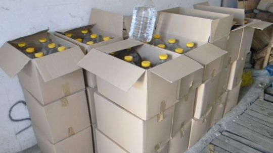 Radzyń Podlaski: 1000 litrów spirytusu w otwartym garażu