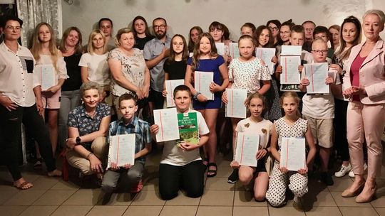 Radzyń Podlaski: "Uczniowie nie są traktowani na równi". Stowarzyszenie przyznało nagrody książkowe 