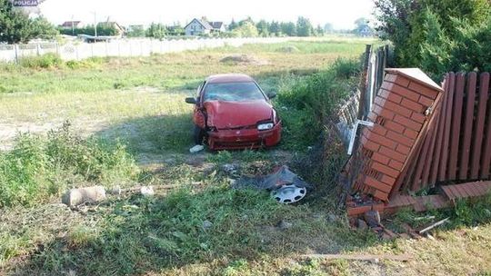 Radzyń Podlaski. Zasnął i wjechał w ogrodzenie