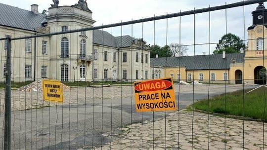 Radzyński pałac Potockich placem budowy. Rewitalizują też Rynek