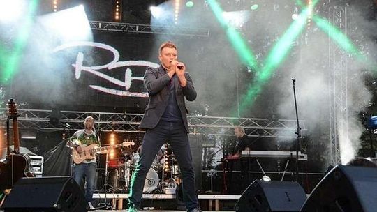 Rafał Brzozowski: Robię muzykę komercyjną