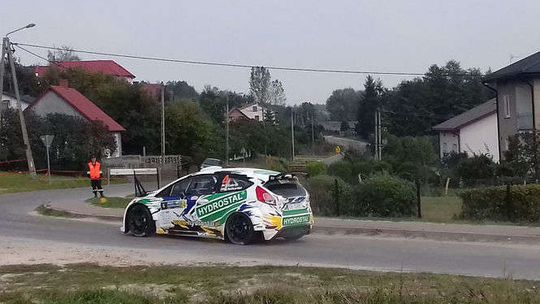 Rajd Nadwiślański: Zapalił się jeden z samochodów