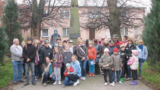 Rajd parasolowy przy pięknej pogodzie 