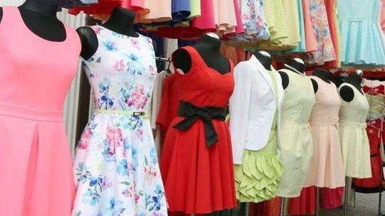 Ranna kobieta ze zmasakrowaną twarzą. Koleżance poszło o metkę przy sukience