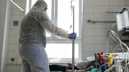 Raport zakażeń koronawirusem. Nieco ponad 200 nowych przypadków. Ile w Lubelskiem?