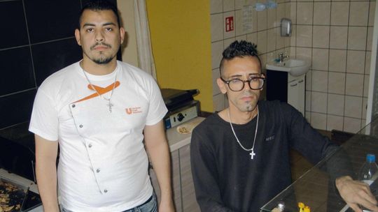 Rasistowskie ataki na Egipcjan, którzy otworzyli biznes. Żona jednego z nich: Wstyd mi za rodaków