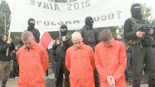 Rasistowskie hasła w internecie, na meczu i podczas marszu. Prokuratura wszczyna postępowania