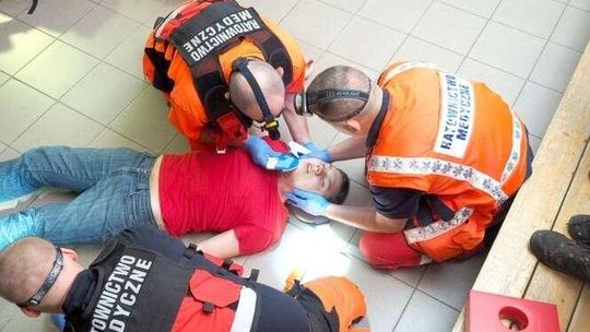 Ratownicy dogadali się z ministrem ws. podwyżek. "Nie wiem, skąd szpital ma wziąć te pieniądze"