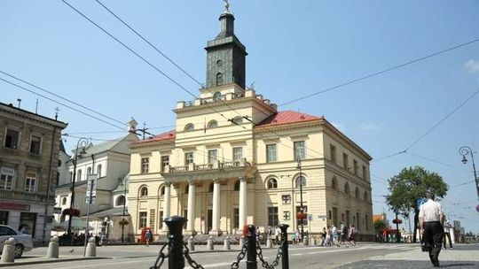Ratusz odmawia informacji o nagrodach dla urzędników. Ale będzie musiał ich udzielić