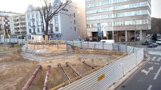 Ratusz zrywa umowę najmu budynku przy Czechowskiej. PiS chce kontroli. PO: "polityczne działanie"