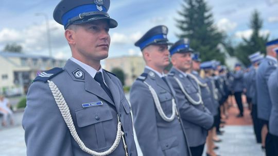 Raz do roku takie święto. Kilkudziesięcioro policjantów z awansem (pełna lista)