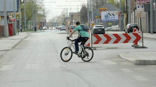 Raz tak, raz inaczej, a autobusy naokoło