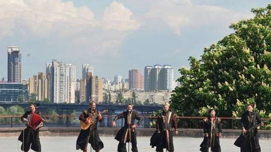 Razem z Ukrainą. Koncert na placu Po Farze