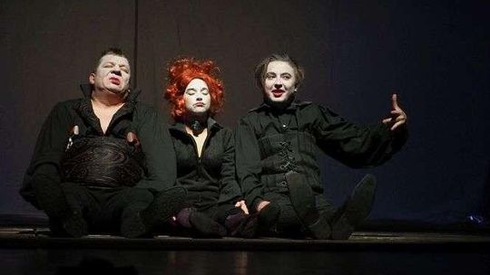 Recenzja spektaklu "Żywi i umarli czyli Bandyci w Piekle"