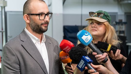 Naukowcy z Politechniki Lubelskiej pracują nad technologią, która pozwoli ponownie wykorzystywać zużyty asfalt przy budowie dróg.