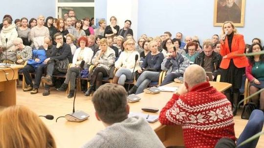 Reforma edukacji w Puławach. Przeciąganie klas między szkołami