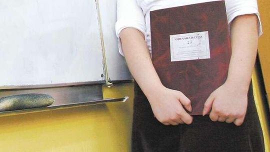 Reforma oświaty. Dla MEN sukces, dla ZNP dramat. Ilu nauczycieli straciło pracę?