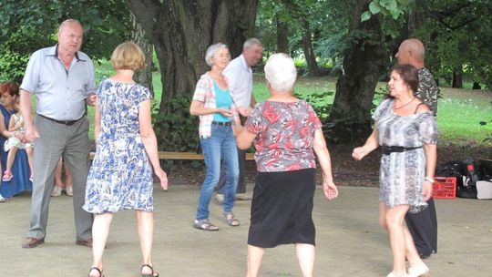 Rejowiec Fabryczny – świąteczna potańcówka pod Dworkiem [zdjęcia]