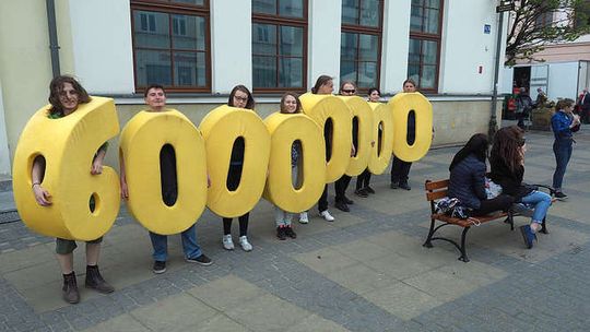 Rekordowa kumulacja Lotto rozbita. Padły trzy "szóstki"