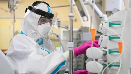 Rekordowe 8099 nowych przypadków zakażenia koronawirusem w Polsce. Zmarło 91 chorych