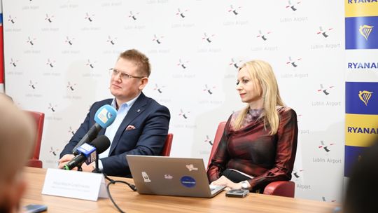 Alicja Wójcik-Gołębiowska, Head of Communications CEE & Baltics Ryanair oraz Marcin Kowalewski, wiceprezes Portu Lotniczego Lublin