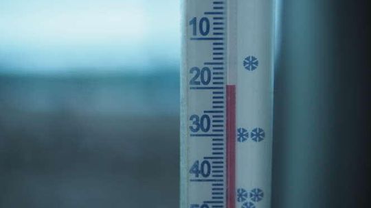 Rekordowe mrozy, fatalna jakość powietrza. Kiedy ocieplenie?