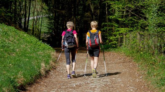 Rekreacyjny spacer z kijkami. Zgłoszenia do I Kraśnickiego Rajdu Nordic Walking